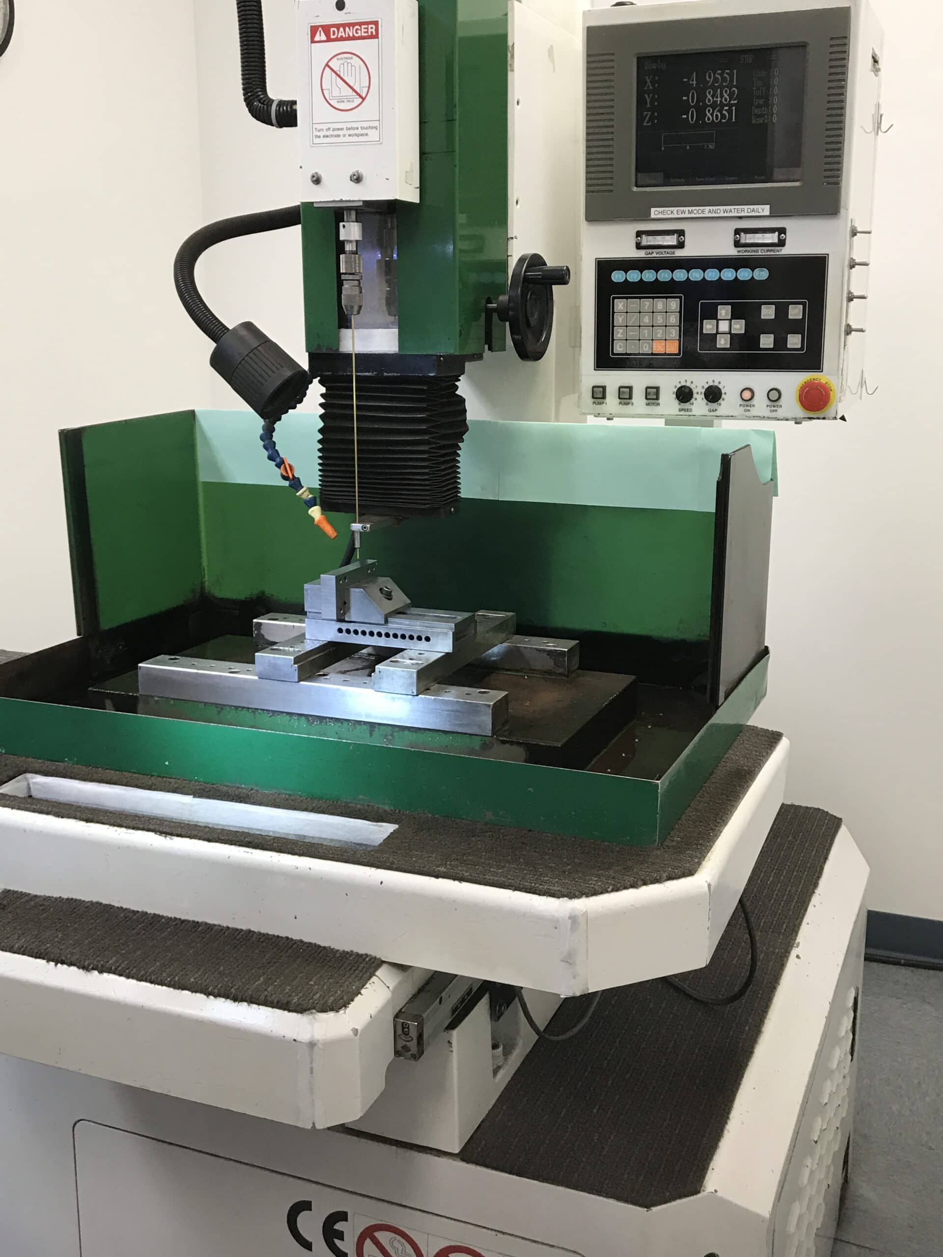 Small Hole EDM Hole Popper Machine